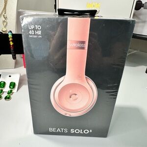 Beats Solo3 Wireless On-Ear Headphones - Rose Gold HTF